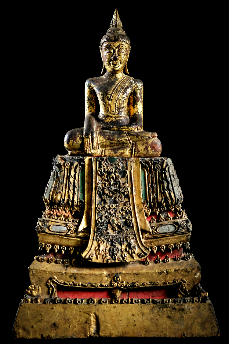 #thaibuddha #rattanakosinbuddha #lannabuddha #chiangsangbuddha #ayuttayabuddha #woodbuddha #buddha #buddhas #buddhastatue #statue #buddhaart #antiquebuddha #antiquebuddhas #antique