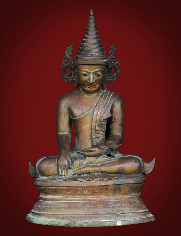 Extremely Rare 18C Wood Sitting Ava Buddha #A104