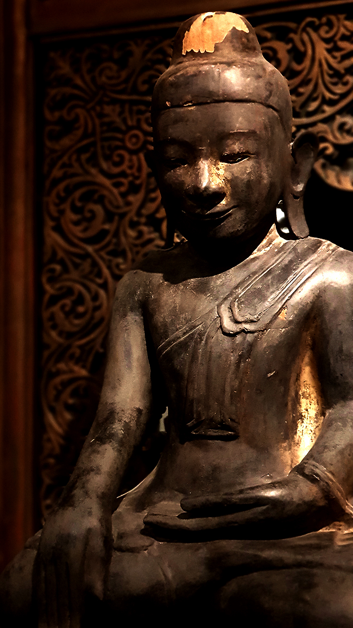 #buddha #buddhastatue #burmesebuddha #burmabuddha #woodbuddha #sittingbuddha #antiquebuddhas #antiquebuddha