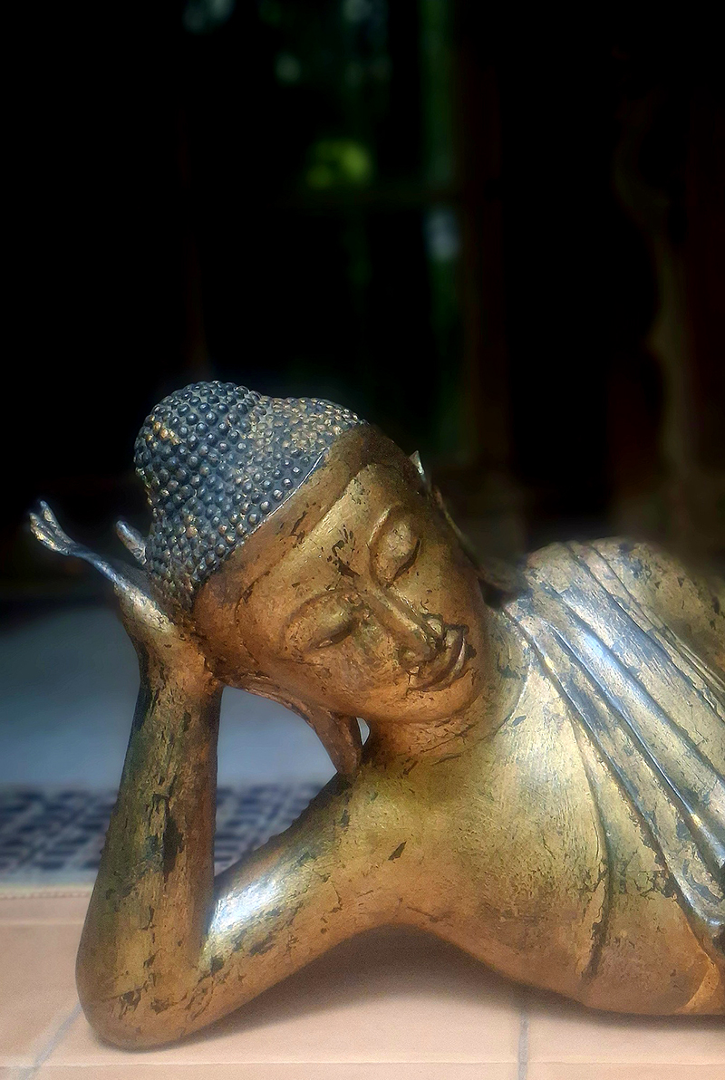 #recliningbuddha #mandalaybuddha #buddha #buddhastatue #asianart #burmesebuddha #buddha #antiquebuddhas #antiquebuddha