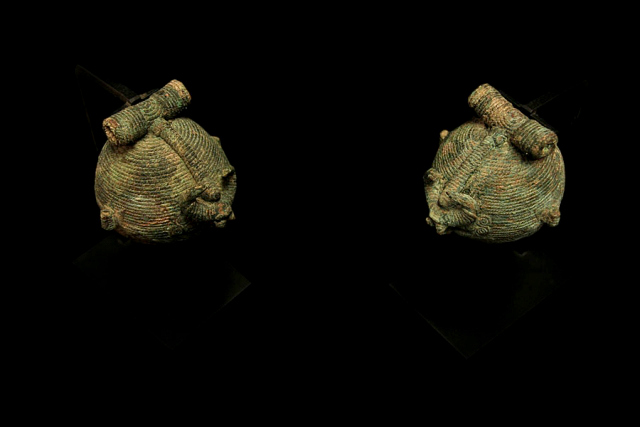 Extremely Rare 16C Vietnam Bronze Dong Song Bell. #BB094