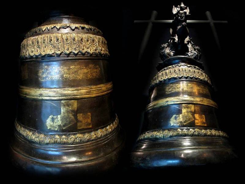 Fantastic 19C Bronze Thai Lanna Temple Bell #02