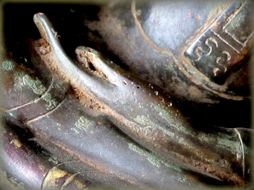 Extremely Rare 18C Sitting Bronze Laos Buddha #DR05-02