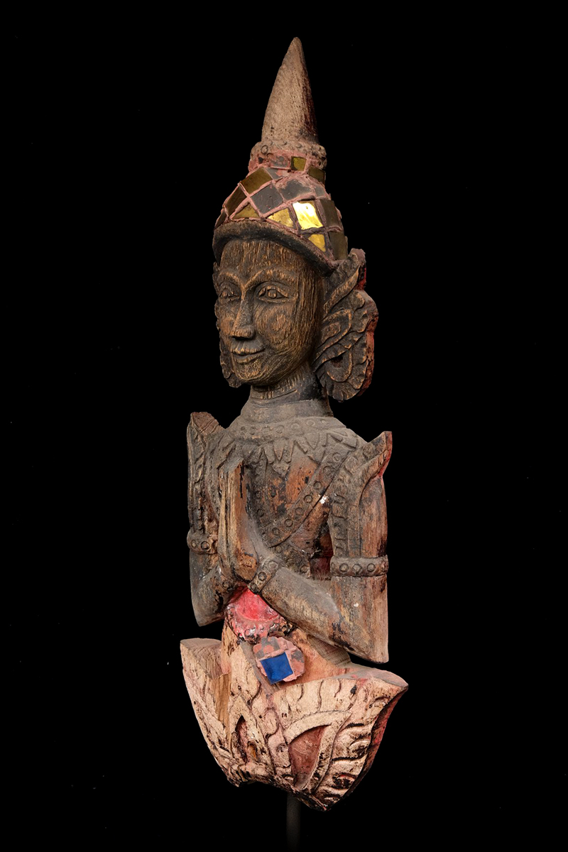 #woodcraving #thaitheppanom #antiquebuddhas #statue