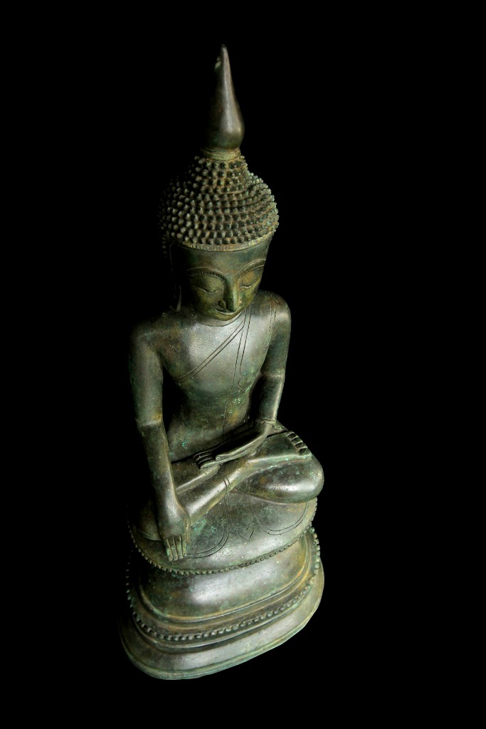Extremely Rare 17C-18C Bronze Burmese Shan Buddha # DW045