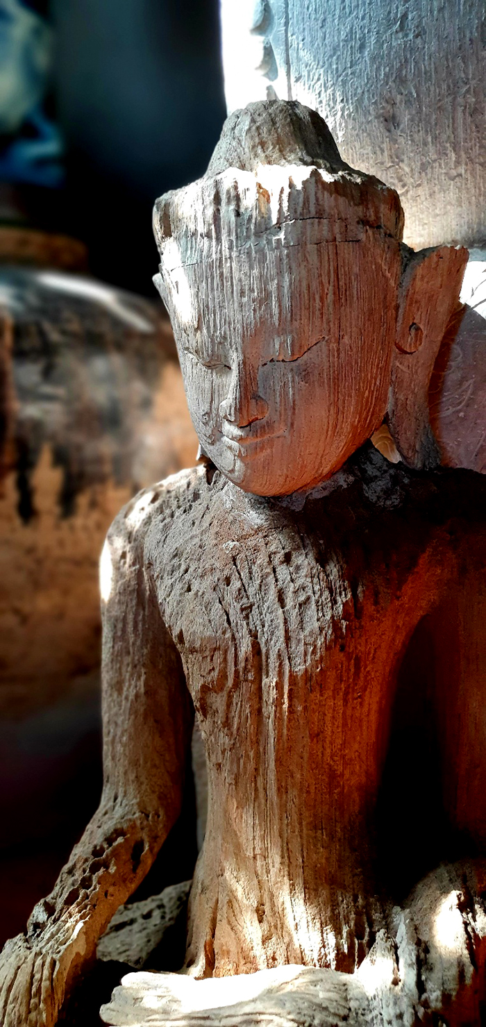 Extremely Rare 18C Bronze Burmese Shan Buddha # CA1015