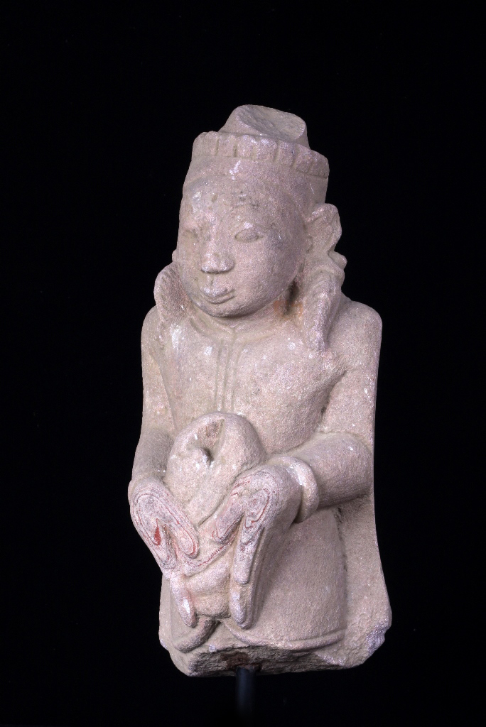 Extremely Rare 16C Sandstone Ava Buddha #CA053