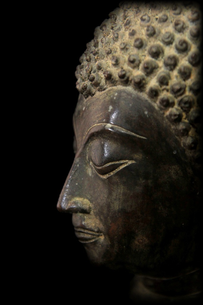Extremely Rare 18C Bronze Sukhothai Buddha Head # BB191