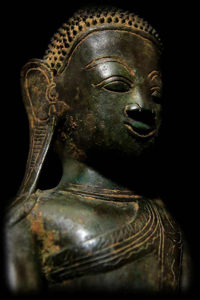 Extremely Rare 19C Bronze Burmese Shan Taiyai Buddha # BB203