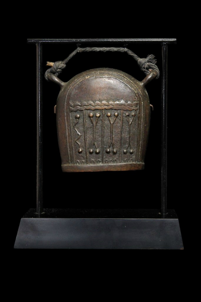 Extremely Rare 19C Bronze Burmese Elephant Bell. #BB197